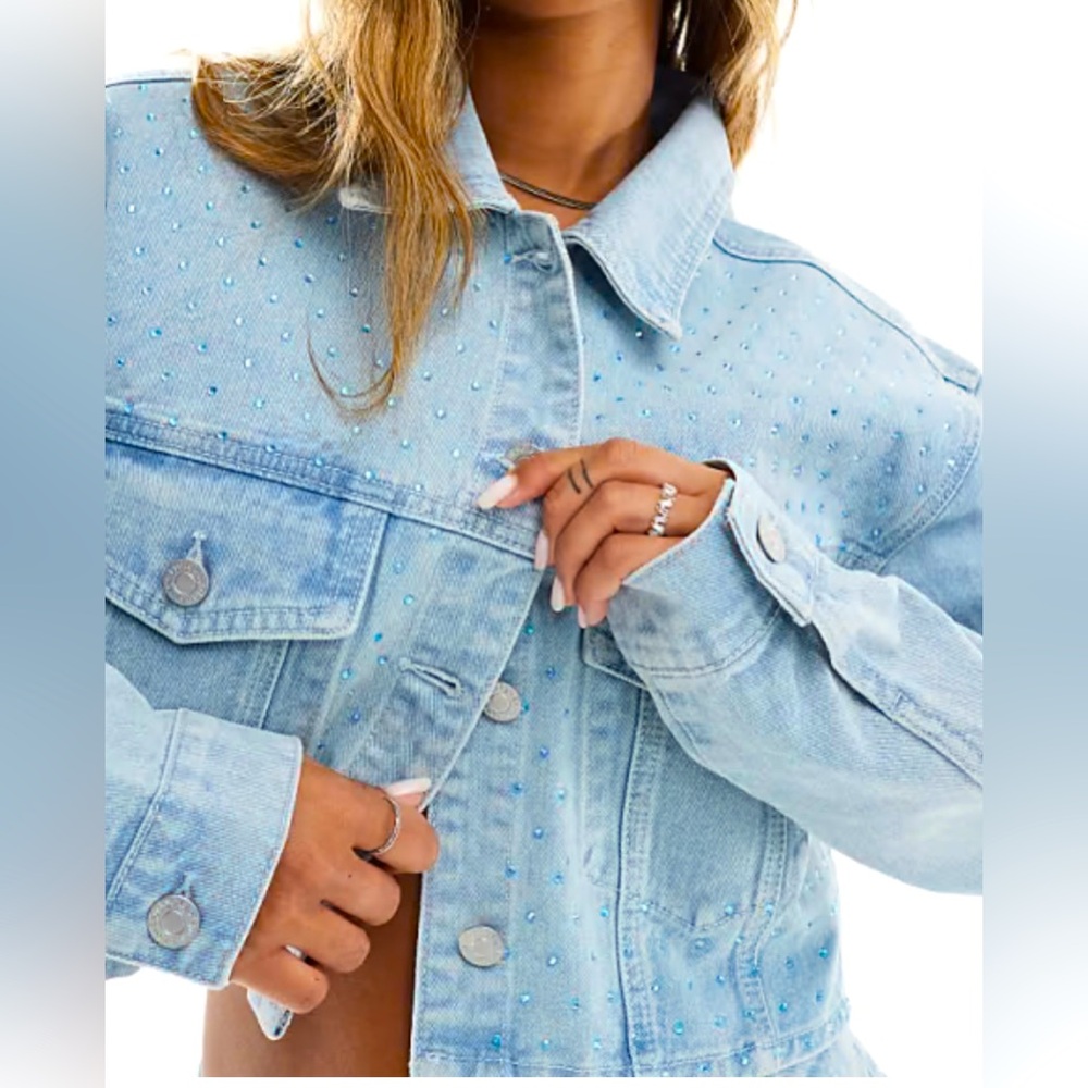 *NWT* KYO The Brand Cropped Light Wash Denim Jacket Studded Y2K Rhinestone Trend
